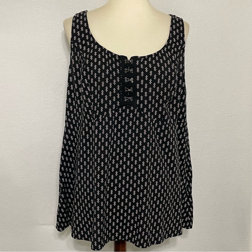 Torrid Boho Black Sleeveless Empire Waist Tank Top  Sz 2 US 2X 18–20 Hook Detail